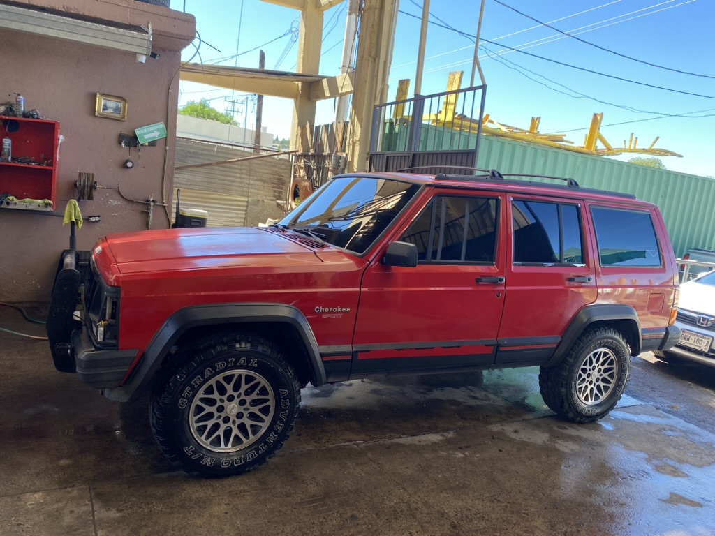 Jeep Cherokee Sport
